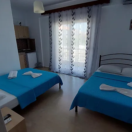 Blue Kyma מלון דירות Vrasná